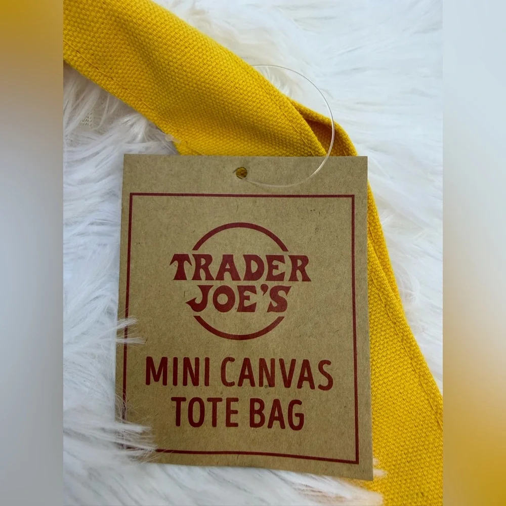 Trader Joe's Canvas Set Large Tote Green & Mini Tote Yellow NWT - Picture 14 of 15